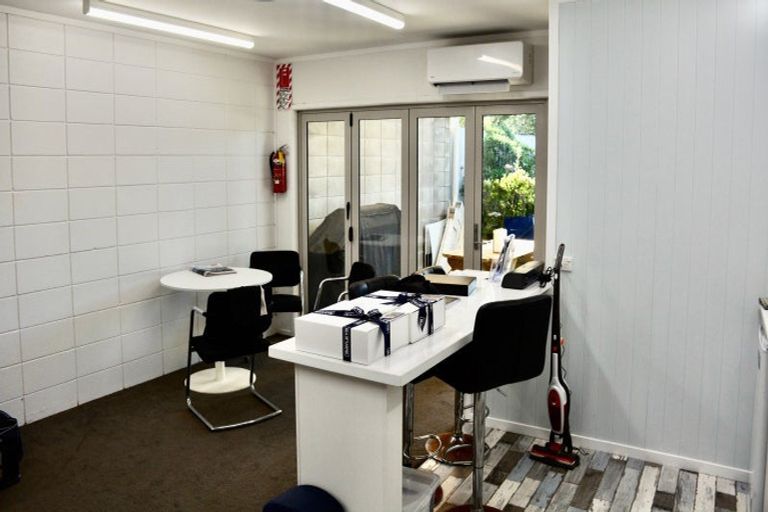 Photo of property in 18 Wilson Road South, Waihi Beach, 3611