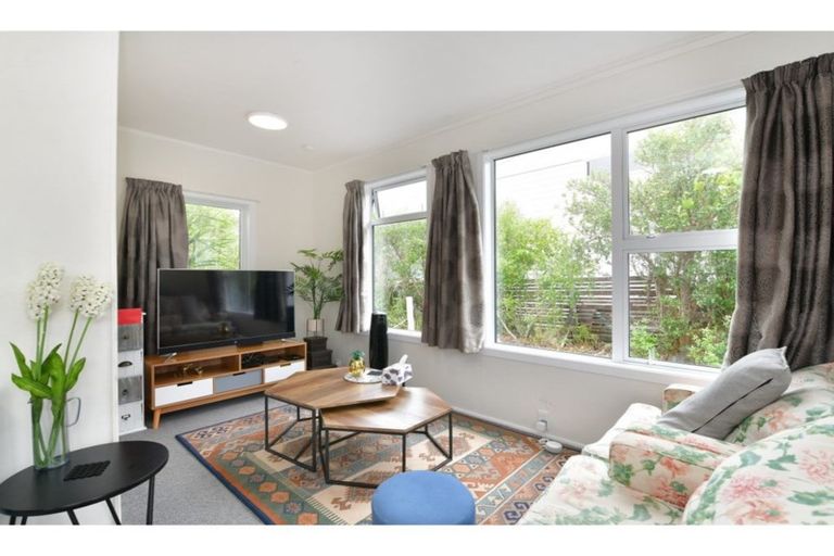 Photo of property in 998 Whangaparaoa Road, Tindalls Beach, Whangaparaoa, 0930
