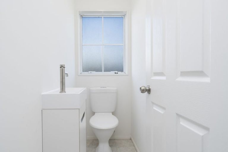 Photo of property in 2 Diana Place, Ranui, Auckland, 0612