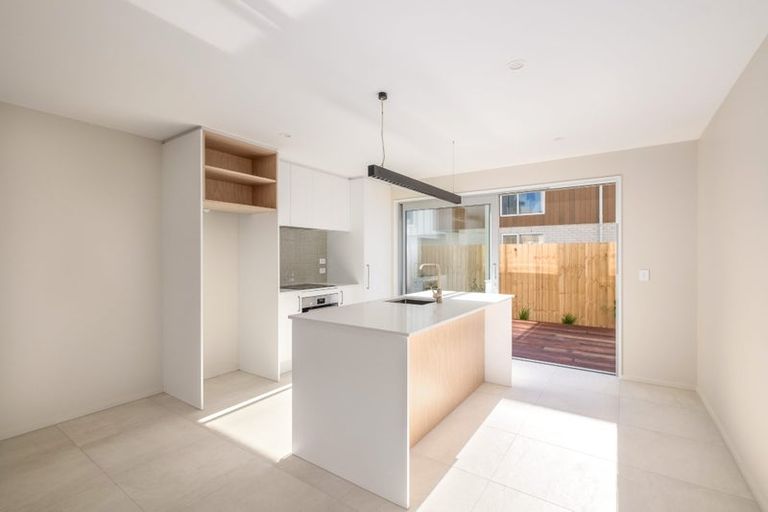 Photo of property in 2/50 Marine Parade, North New Brighton, Christchurch, 8083