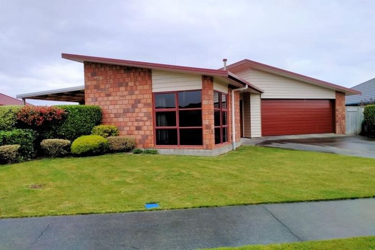 Photo of property in 52 Geneva Terrace, Kelvin Grove, Palmerston North, 4414