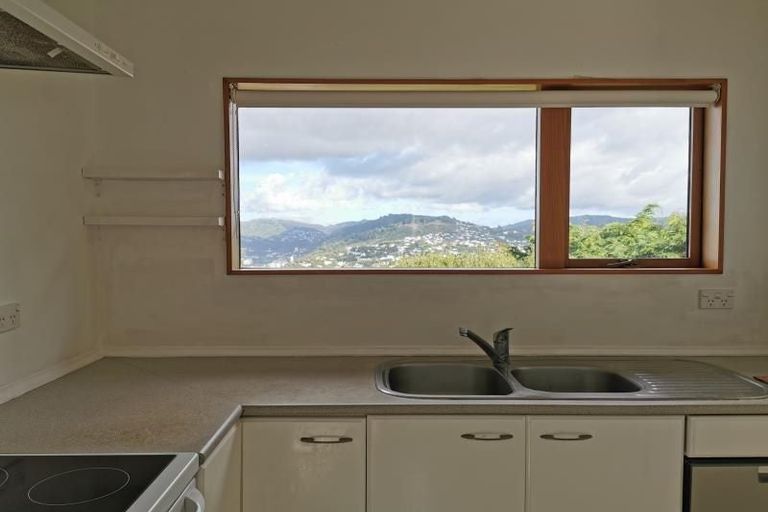 Photo of property in 92 Nicholson Road, Khandallah, Wellington, 6035