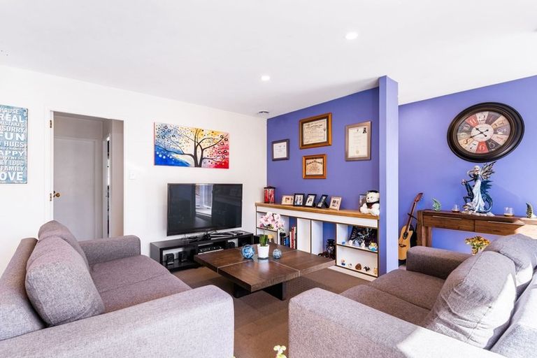 Photo of property in 8b Rathgar Road, Henderson, Auckland, 0610