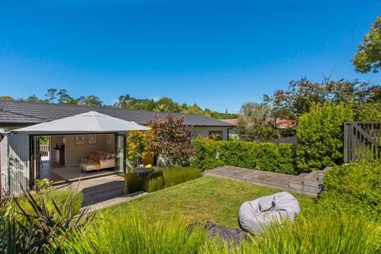 Photo of property in 38 Vandeleur Avenue, Birkdale, Auckland, 0626