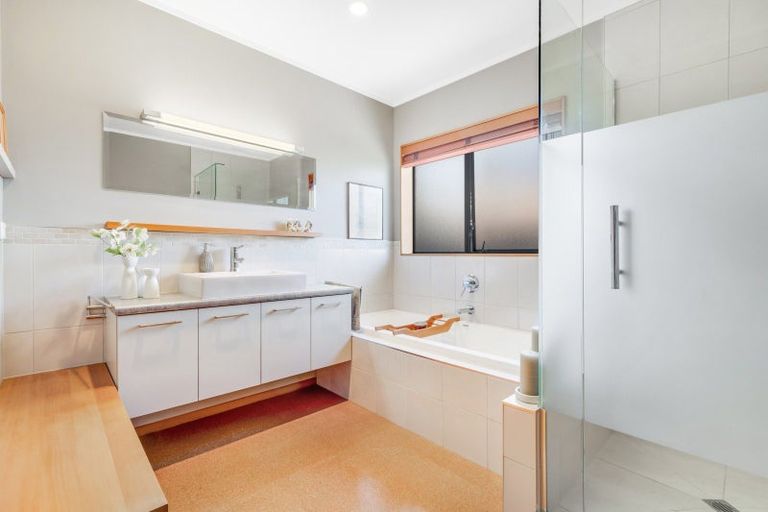 Photo of property in 5 Basilton Close, Bucklands Beach, Auckland, 2012