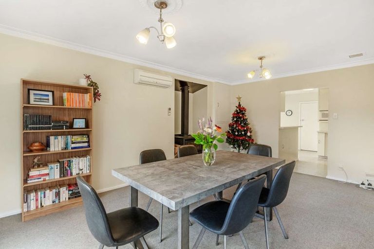 Photo of property in 1 Sevenoaks Drive, Bryndwr, Christchurch, 8053