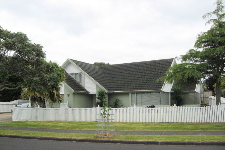 Photo of property in 152 Walter Strevens Drive, Conifer Grove, Takanini, 2112