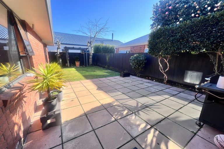 Photo of property in 1/8 Campion Place, Halswell, Christchurch, 8025