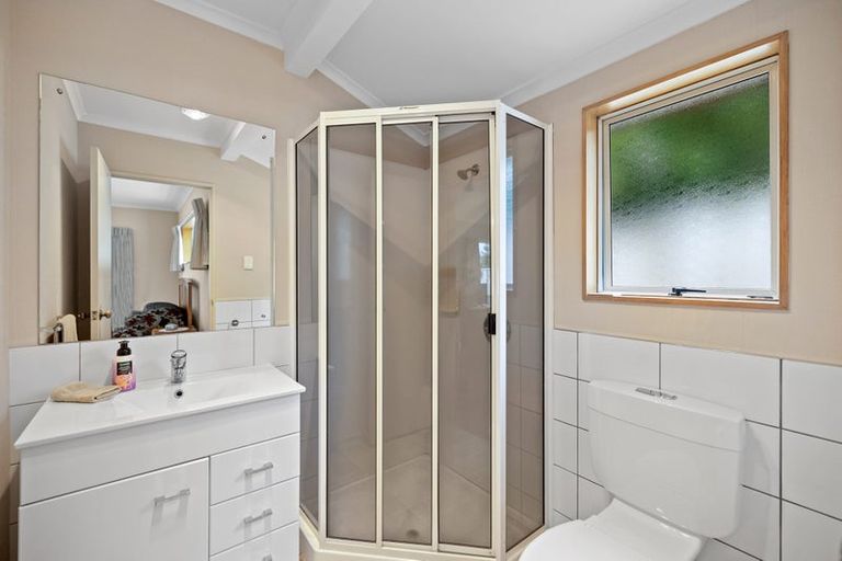 Photo of property in 3c Larsen Place, Merrilands, New Plymouth, 4312