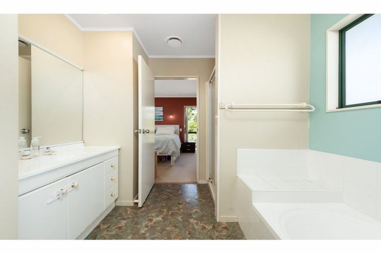 Photo of property in 29 Sunvale Place, Gate Pa, Tauranga, 3112