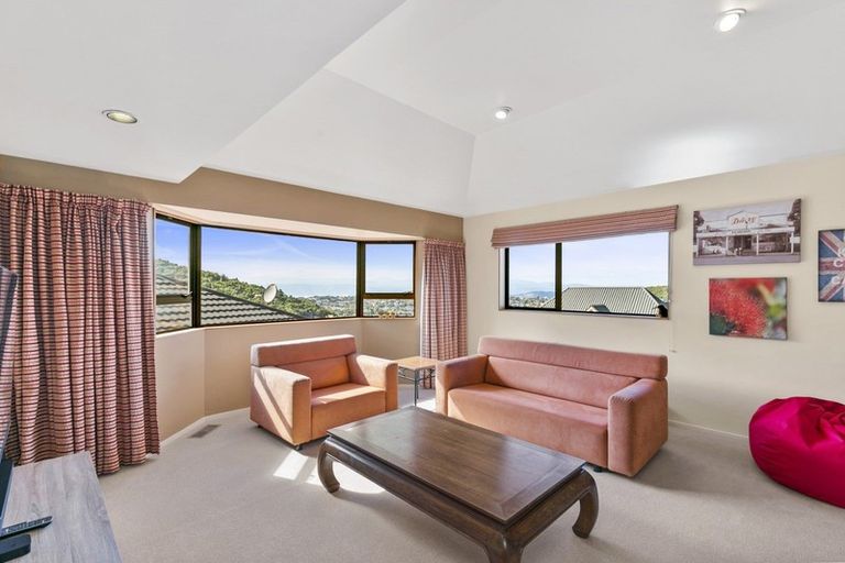 Photo of property in 24 Satara Crescent, Khandallah, Wellington, 6035