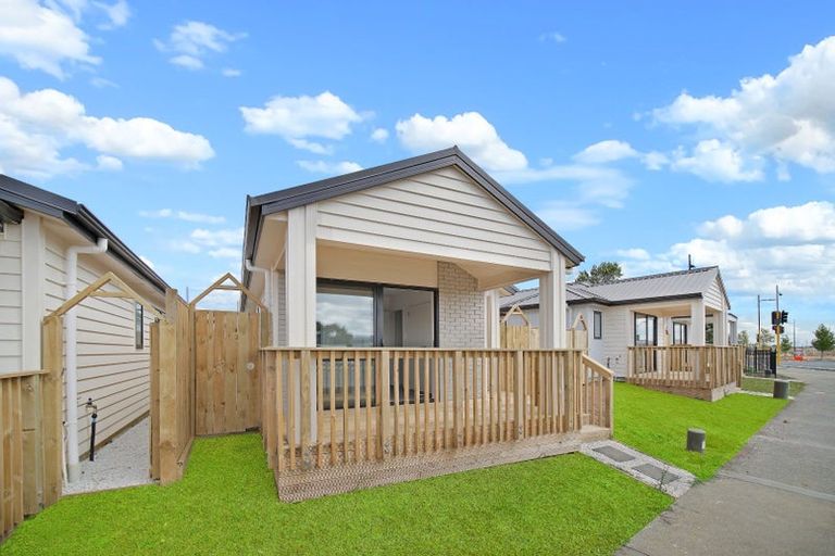 Photo of property in 5 Tributary Parade, Karaka, Papakura, 2113