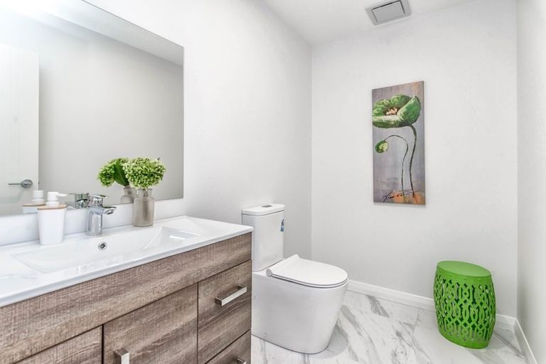 Photo of property in 9 Nerehana Place, Red Beach, 0932