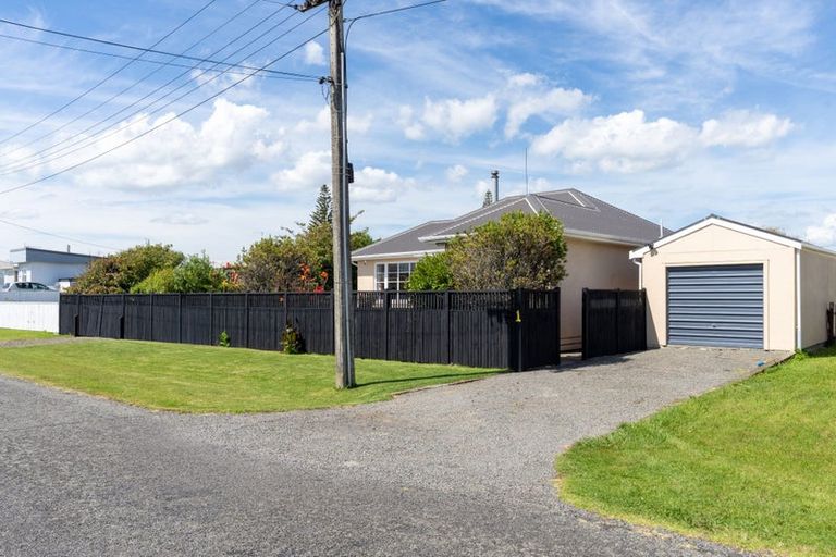 Photo of property in 1 Huia Street, Foxton Beach, Foxton, 4815
