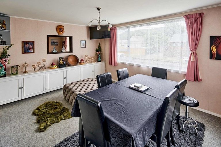 Photo of property in 68 Churton Crescent, Taita, Lower Hutt, 5011