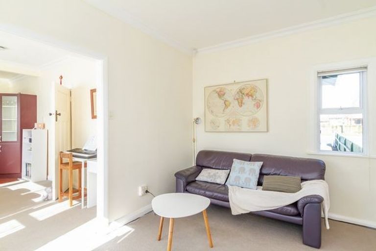 Photo of property in 27 Guthrie Street, Waterloo, Lower Hutt, 5011