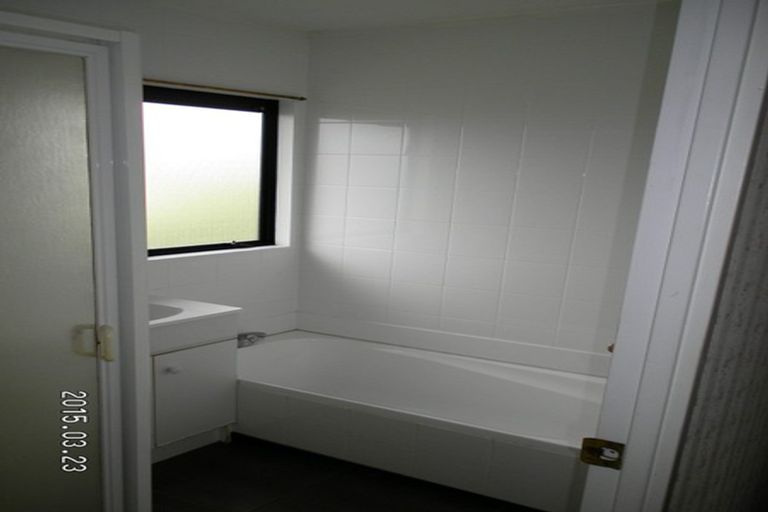 Photo of property in 12 Ian Sage Avenue, Torbay, Auckland, 0630