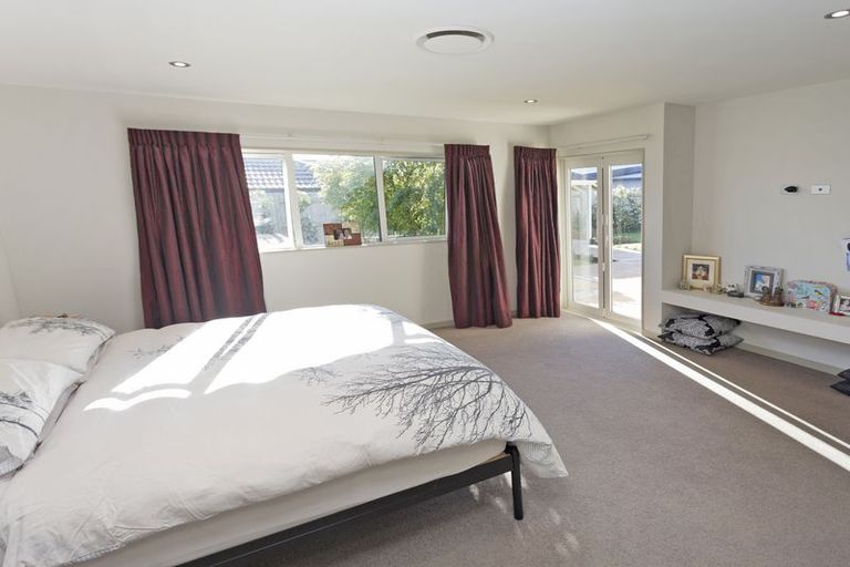 Photo of property in 38 Winston Avenue, Hokowhitu, Palmerston North, 4410