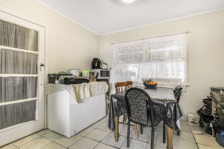 Photo of property in 44 Raglan Street, Mangere East, Auckland, 2024