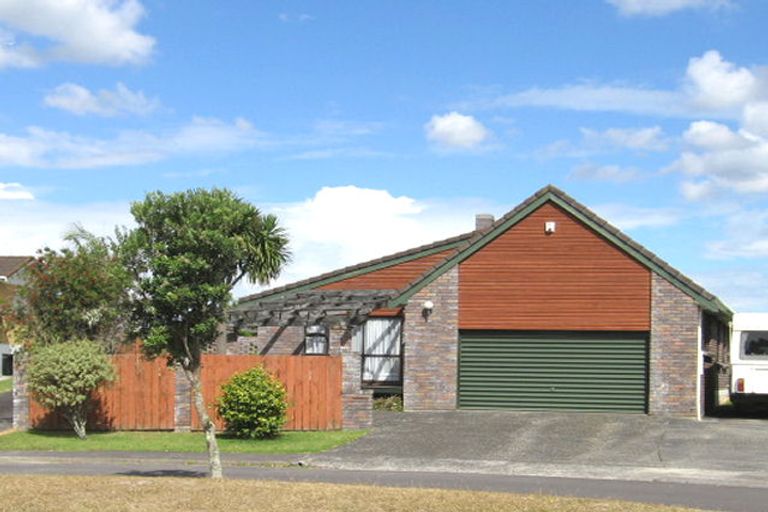 Photo of property in 1/149 West Harbour Drive, West Harbour, Auckland, 0618