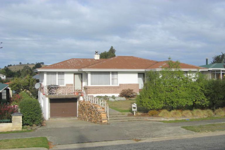 Photo of property in 35 Awamoa Road, Holmes Hill, Oamaru, 9401