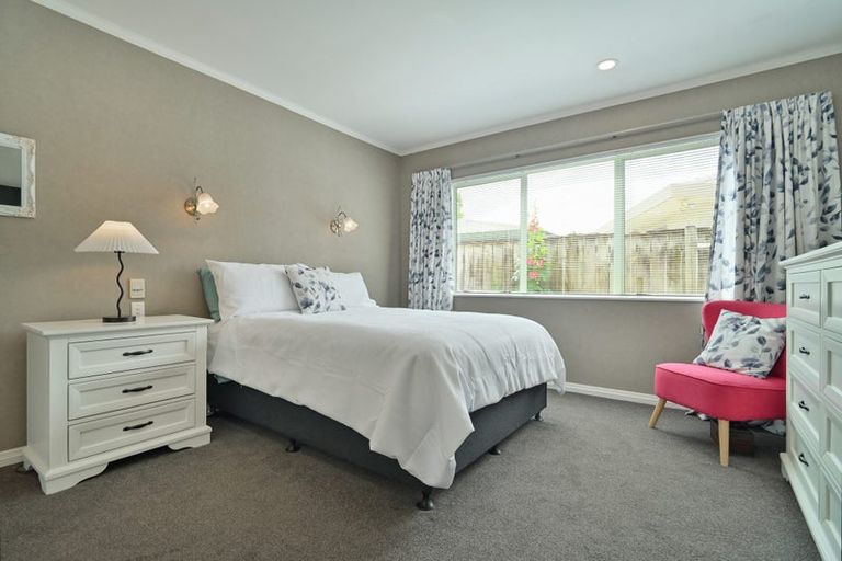 Photo of property in 1/217 Mcleod Street, Camberley, Hastings, 4120