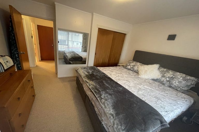 Photo of property in 2/20 Sartors Avenue, Northcross, Auckland, 0630