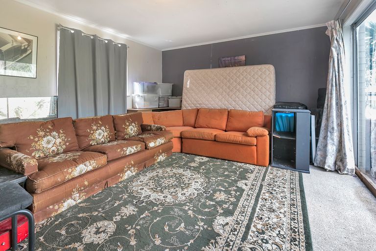 Photo of property in 77 Royal Road, Massey, Auckland, 0614