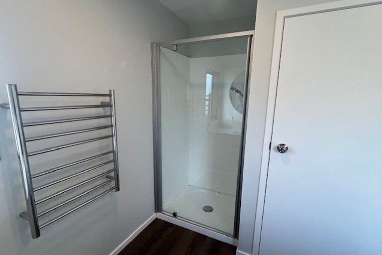 Photo of property in 2/12 Bradbury Road, Botany Downs, Auckland, 2010