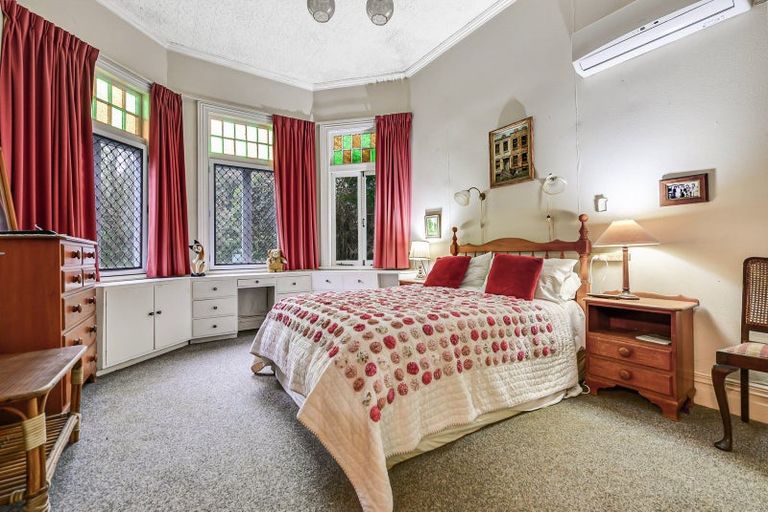 Photo of property in 50 Forest Lake Road, Forest Lake, Hamilton, 3200