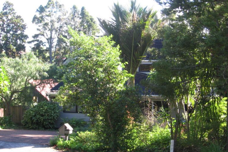 Photo of property in 111 Daffodil Street, Titirangi, Auckland, 0604