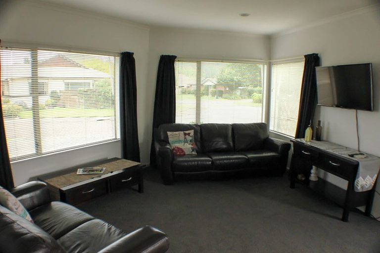 Photo of property in 16 Claridge Place, Taradale, Napier, 4112