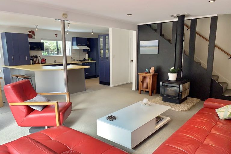 Photo of property in 11 Renata Road, Otaki, 5512