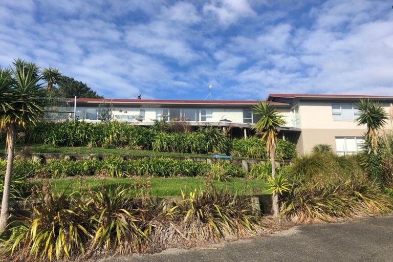 Photo of property in 60 Ohiwa Road, Ardmore, Papakura, 2582