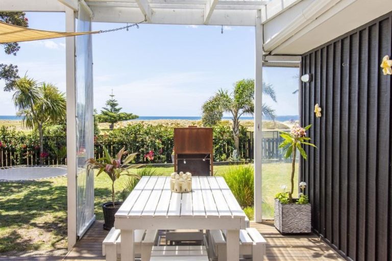 Photo of property in 1021a Papamoa Beach Road, Papamoa Beach, Papamoa, 3118