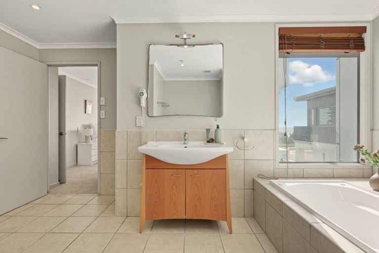 Photo of property in 201/136 Marine Parade, Mount Maunganui, 3116