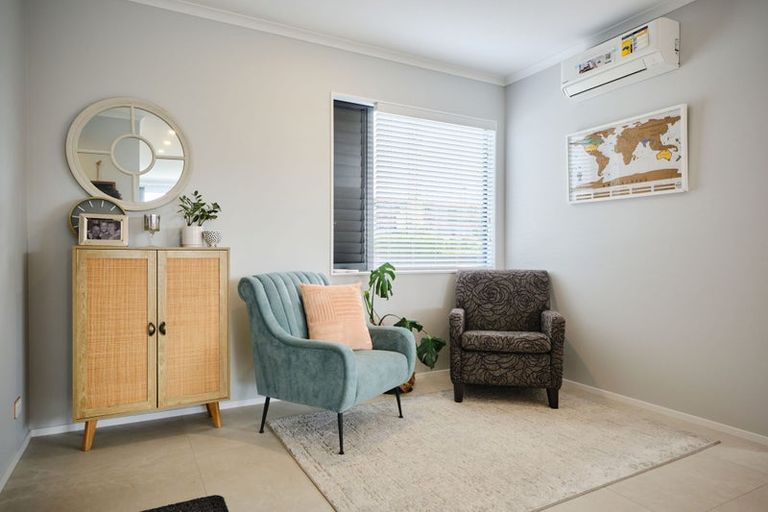 Photo of property in 104 Symes Drive, Red Beach, 0932