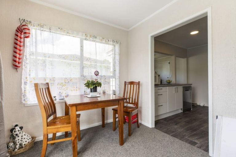 Photo of property in 5 Sunlands Drive, Manurewa, Auckland, 2102
