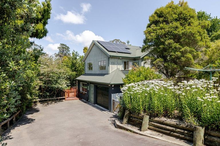 Photo of property in 8a Williams Terrace, Fitzherbert, Palmerston North, 4410