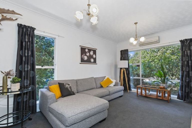 Photo of property in 1/96 Lake Terrace Road, Burwood, Christchurch, 8061