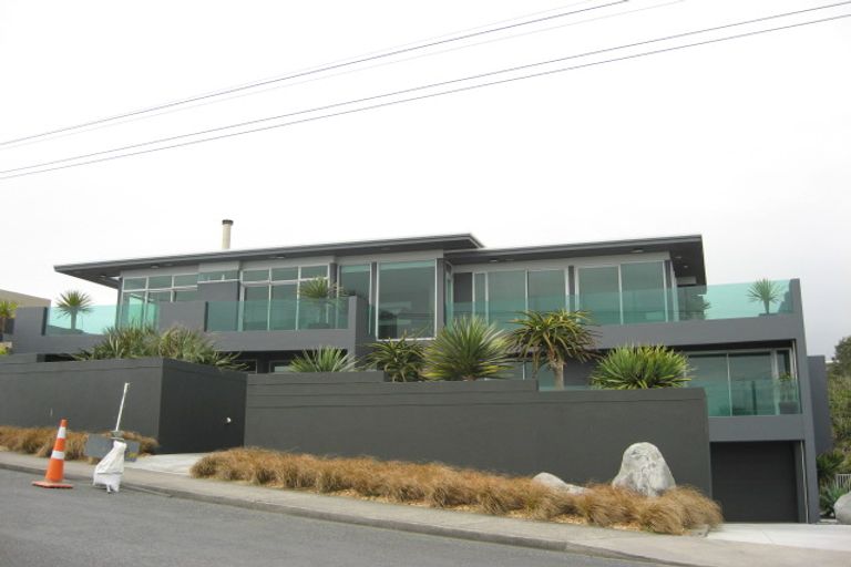 Photo of property in 6 Messenger Terrace, Oakura, 4314