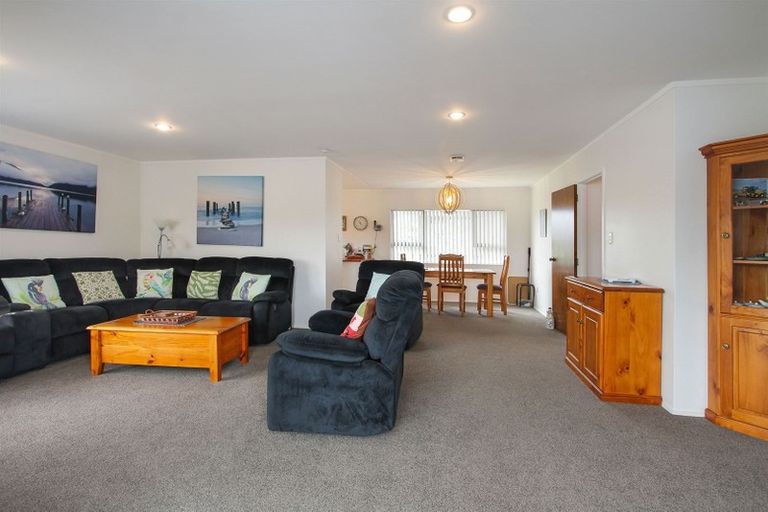 Photo of property in 4 Seaway Road, Clarks Beach, 2122