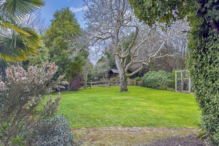 Photo of property in 4498 Christchurch Akaroa Road, Little River, 7591