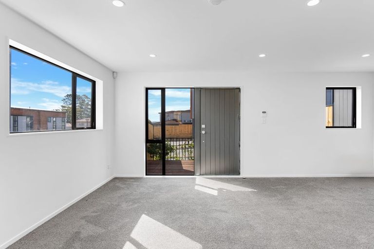 Photo of property in 6 Raupeti Lane, Henderson, Auckland, 0612