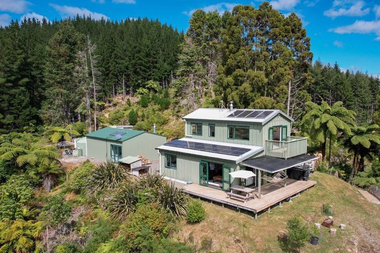 Photo of property in 396 Mangaone South Road, Reikorangi, Waikanae, 5391