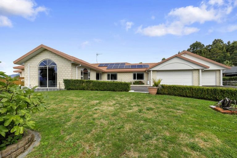 Photo of property in 85 Emerald Hill Drive, Birchville, Upper Hutt, 5018