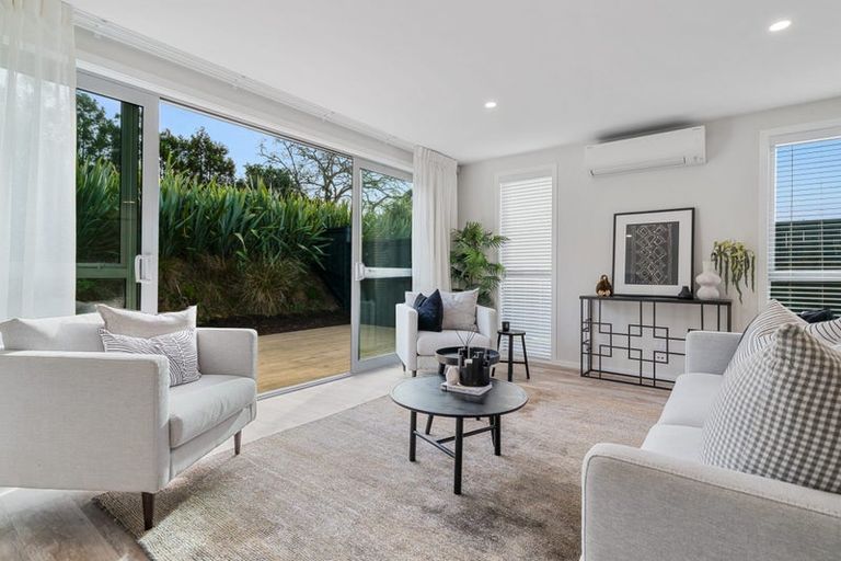 Photo of property in 36 Metoriti Crescent, Karaka, 2124