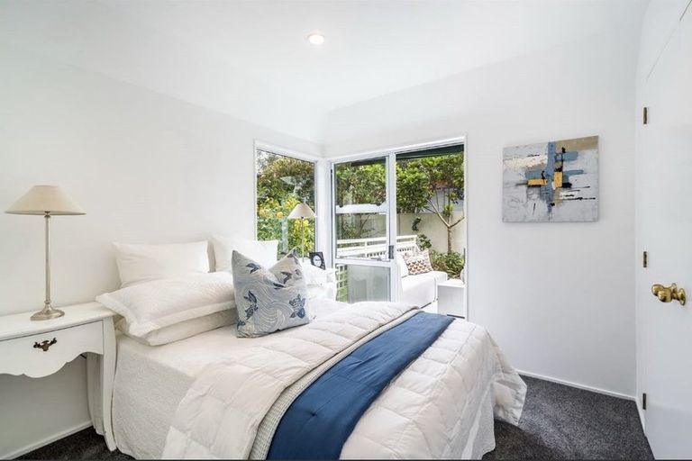 Photo of property in 1/1 Valley Road, Northcote, Auckland, 0626