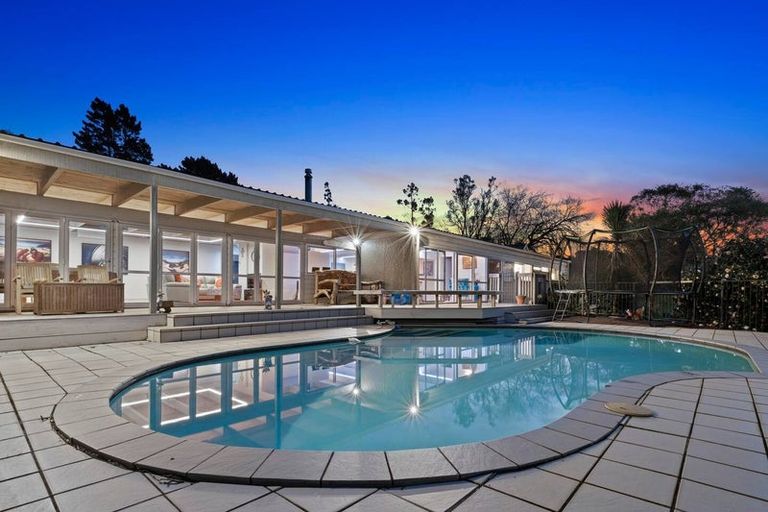 Photo of property in 11 Spur Road, Stillwater, Silverdale, 0993