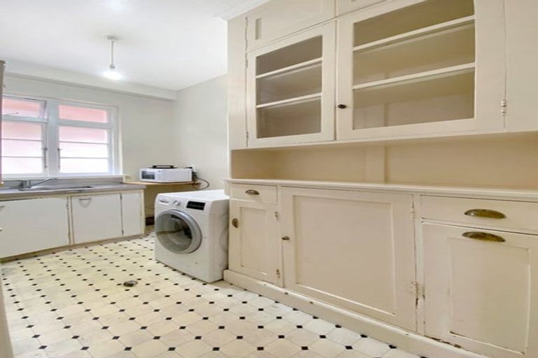 Photo of property in 20a Portland Crescent, Thorndon, Wellington, 6011